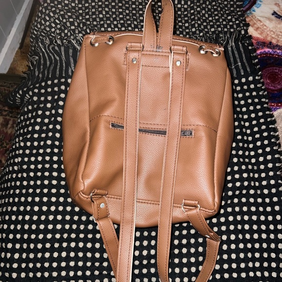 Handmade leather backpack embroidered - Picture 6 of 7